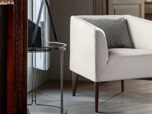 Poltroncina dalla forma squadrata in tessuto Jen di Ditre Italia