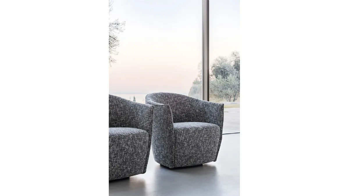 Poltroncina accogliente in tessuto Fuller con base girevole Presotto