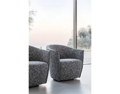 Poltroncina accogliente in tessuto Fuller con base girevole Presotto