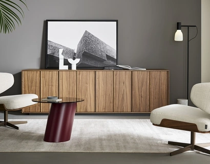 Poltrona di design Olos in tessuto e legno di Bonaldo