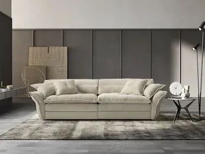 Divano lineare Astoria di Egoitaliano