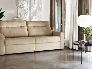 Divano lineare in tessuto Palace di Doimo Salotti