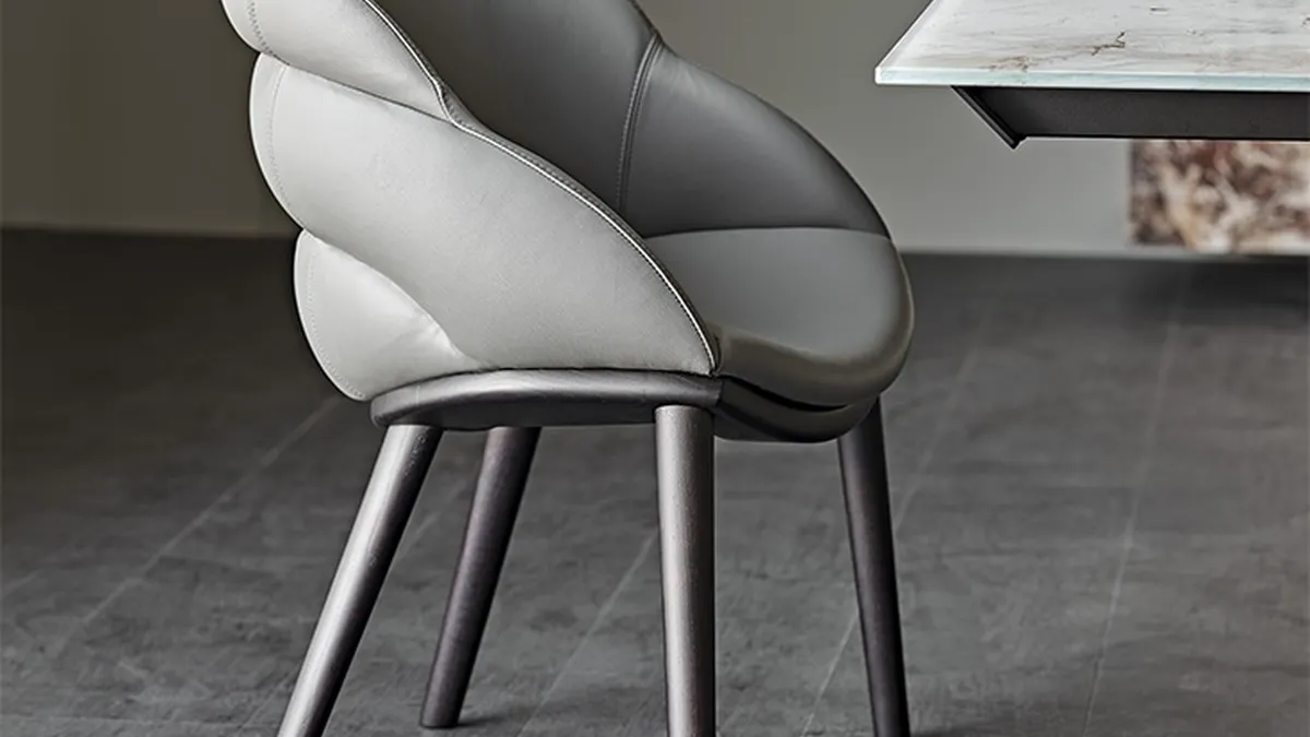 Sedia imbottita rivestita in ecopelle Camilla di Cattelan Italia