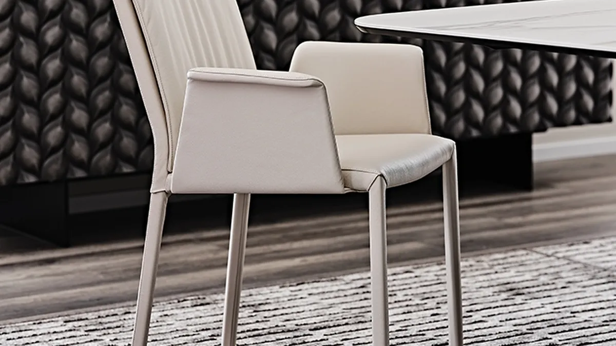 Sedia in ecopelle con braccioli Italia di Cattelan Italia