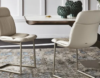 Sedia in pelle con struttura a slitta in acciaio Kelly Cantilever di Cattelan Italia