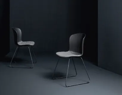 Sedia Tokyo di Devina Nais