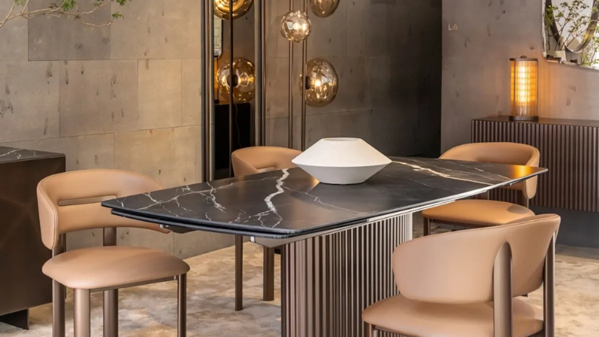Sedia di design in pelle Velvet di Riflessi