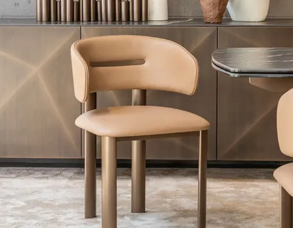 Sedia di design in pelle Velvet di Riflessi