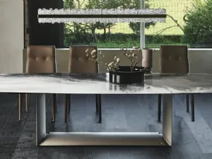 Tavolo con base in acciaio e piano in cristallo con stampa Dragon Crystalart di Cattelan Italia