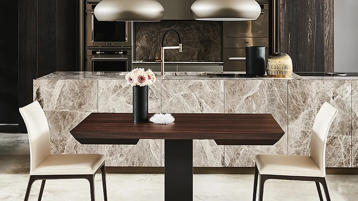 Tavolo allungabile con base in metallo e piano in legno Elvis Wood Drive di Cattelan Italia