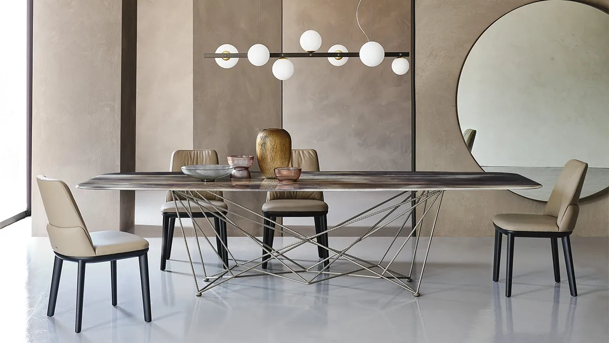 Tavolo con piano in cristallo con stampa e base in acciaio Gordon Crystalart di Cattelan Italia