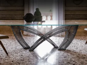 Tavolo in vetro con gambe intrecciate Hystrix di Cattelan Italia