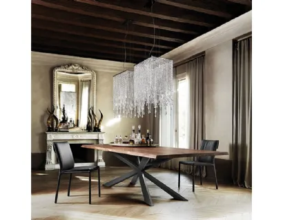 Tavolo con base in acciaio verniciato e piano in noce canaletto Spyder Wood di Cattelan Italia