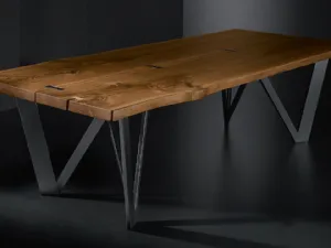 Tavolo Vero Geometrica con top in legno massello e gambe in metallo di Arte Brotto