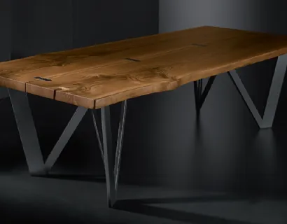 Tavolo Vero Geometrica con top in legno massello e gambe in metallo di Arte Brotto