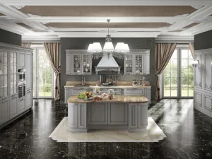 Cucina Classica con isola Dolcevita v12 in laccato Laguna filo Argento con top in marmo Bronze Amani di Stosa