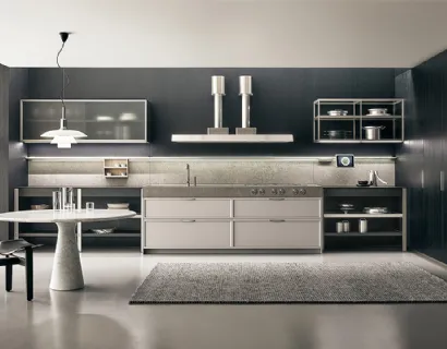 Cucina Design lineare KLab 02 con frontali in Laccato opaco Grigio Nuage di Ernestomeda