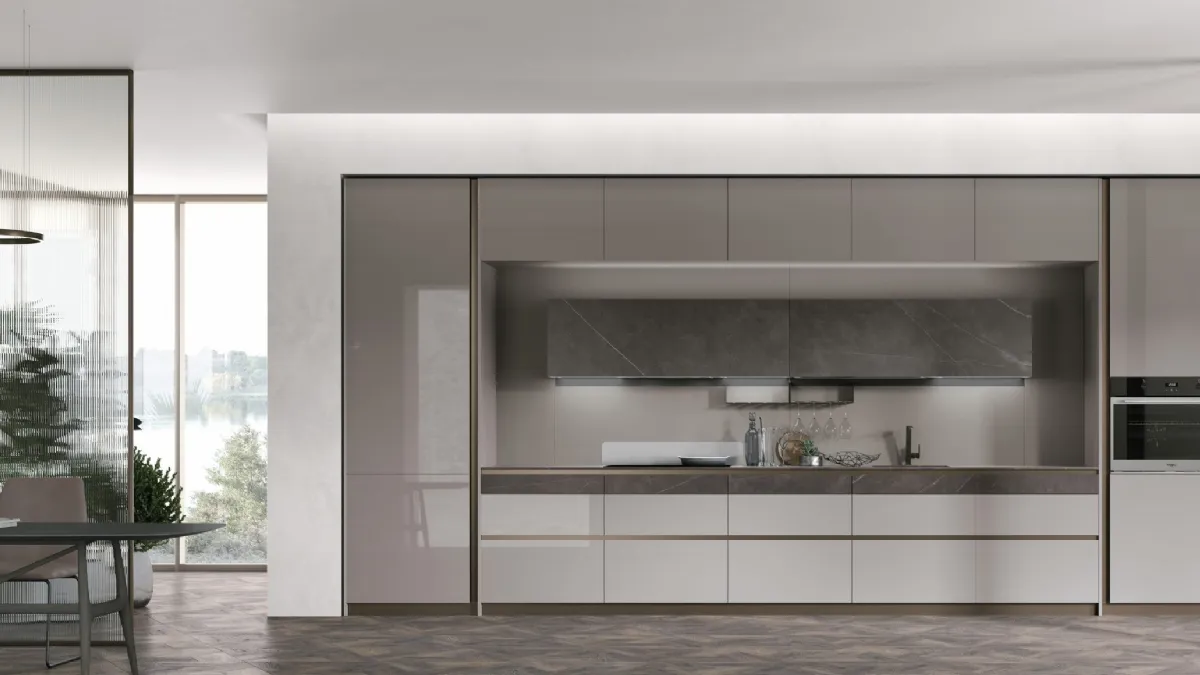 Cucina Moderna lineare Aliant v06 in vetro lucido Salina e Neolith Calatorao Silk di Stosa