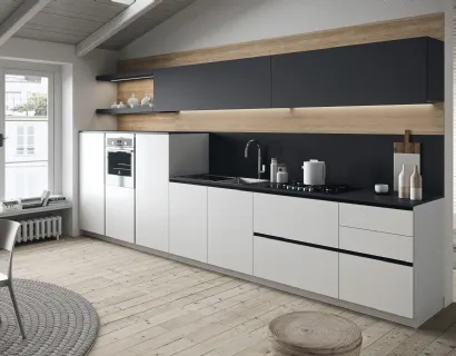 Cucina Moderna lineare First in nobilitato bianco e rovere di Snaidero