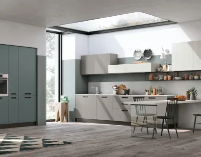 Cucina Moderne Infinity v11 in Larice Bianco, cemento e Pet Grigio Fumo opaco e Fenix Verde Comodoro di Stosa