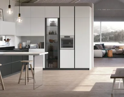 Cucina Moderna ad angolo in Pet Nero e Bianco opaco, top in Fenix Nero e top penisola in laminato Calacatta Metropolis v07 di Stosa