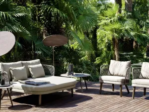 Divano Emma Daybed Compact in fibra intrecciata, metallo e tessuto di Varaschin