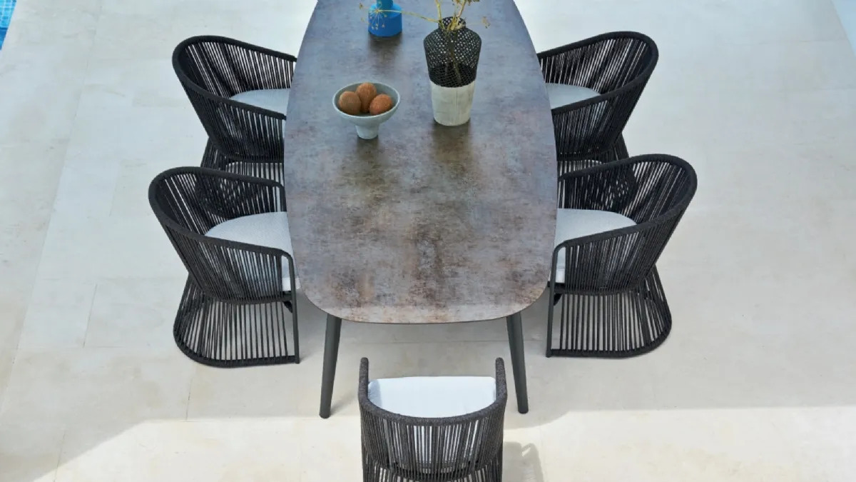 Tavolo da giardino in alluminio e hpl Ellisse di Varaschin
