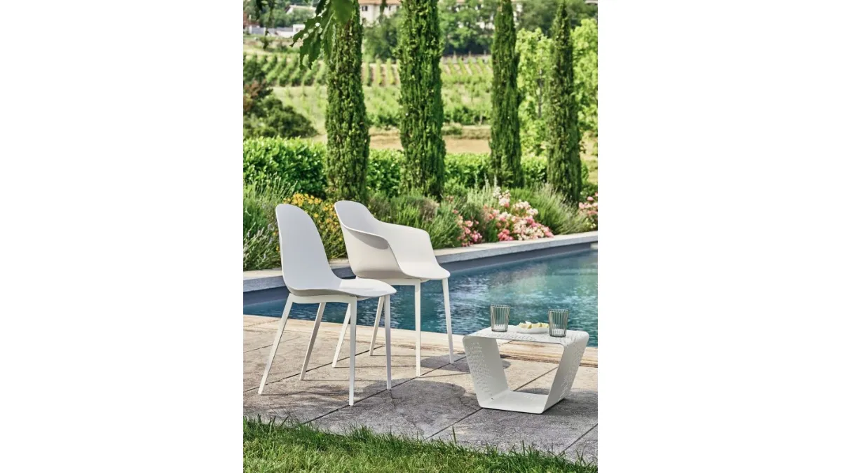 Sedia da giardino Mood Outdoor in polipropilene con base in acciaio laccato di Bontempi