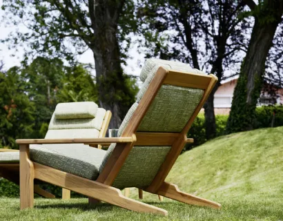 Poltrona Bali Bergère in massello di Teak e tessuto imbottito di Varaschin