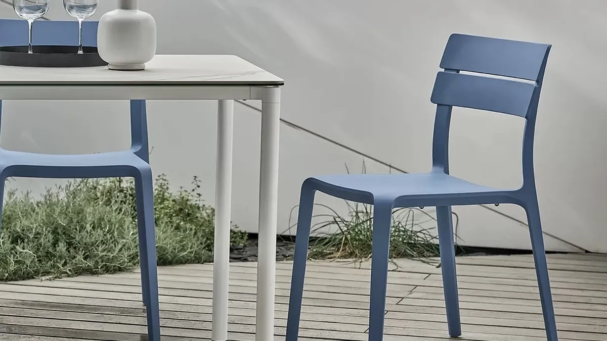 Sedia impilabile Rocket Outdoor in polipropilene e fibra di vetro riciclabile di Bontempi