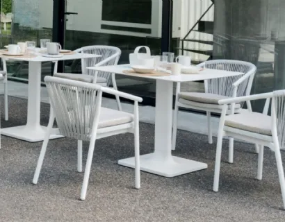 Sedia da giardino intrecciata con struttura in alluminio Smart di Varaschin